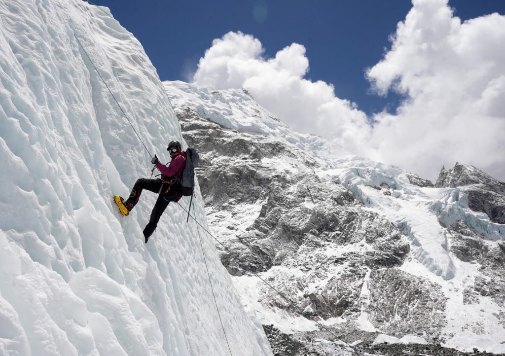 Top 7 Everest Climbing Rule Changes Every Trekker Must Know 3 climbing