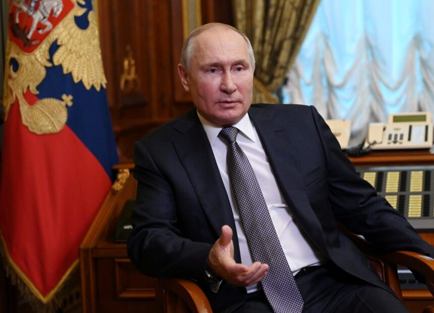 2021 07 14T072025Z 1662569404 RC2WJO9GSMDX RTRMADP 3 UKRAINE CRISIS RUSSIA PUTIN scaled e1626374076231
