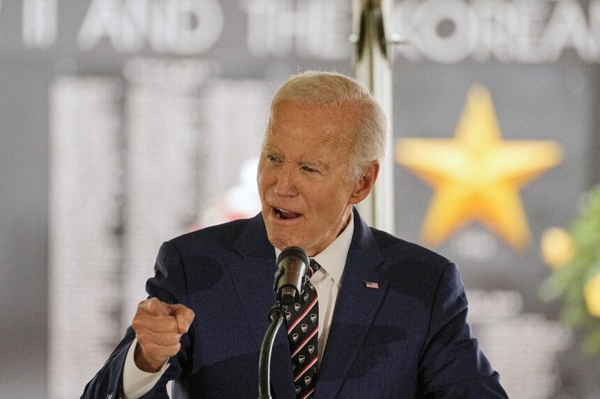 Former U S President Biden attends a ceremony at Veterans Memorial Park in New Castle pgpsq1nz