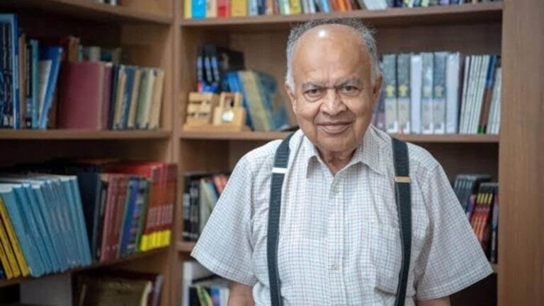 Jayant Narlikar: India’s Astrophysics Pioneer & Padma Bhushan Awardee at 26