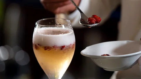 Top 7 Cocktail Bars Paul Feig Swears By Worldwide 4 image 79
