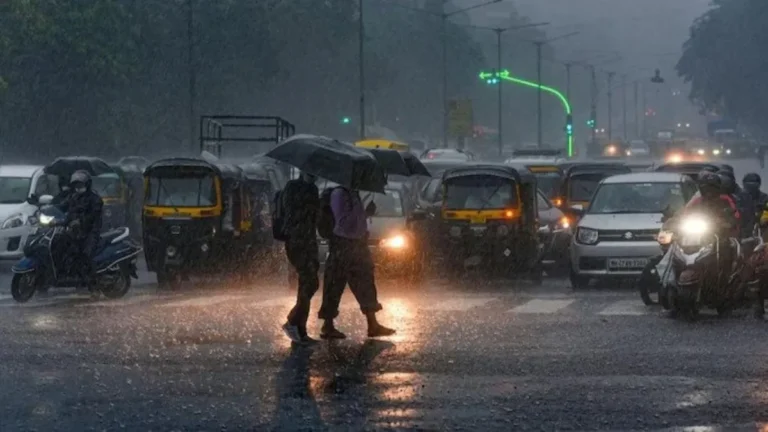 Delhi Weather Today: IMD Predicts Thunderstorms, Rain and Cool Temperatures