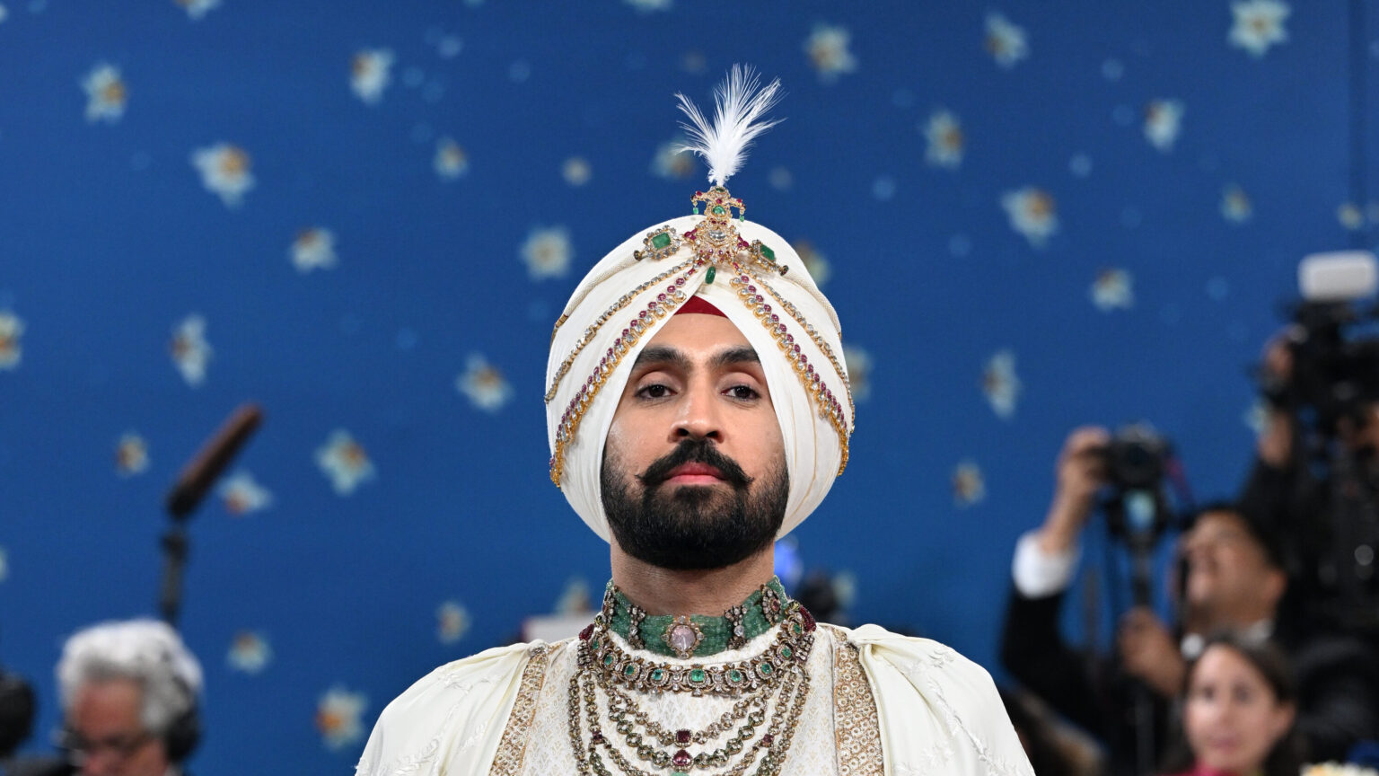 05ST METGALA DILJIT DOSANJH mbtv videoSixteenByNine3000 v2